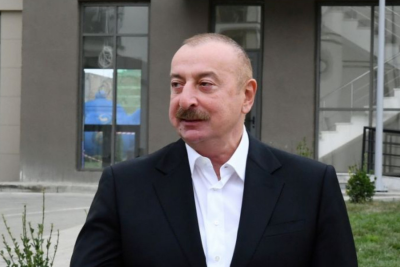 Prezident Bakı Dəmiryol Vağzalının qarşısında aparılmış yenidənqurma işləri ilə tanış olub - YENİLƏNİB