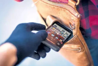 Bakıda evdən telefon və planşet oğurlandı 