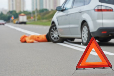 Bakıda jurnalisti maşın vurdu - FOTO