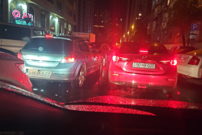 Bakının bu yollarında tıxac yaranıb - Hərəkət dayanıb + FOTO