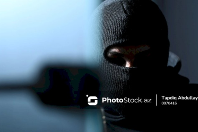 Bakıda gözətçi bağ evini qarət etdi