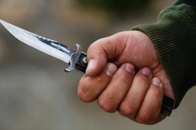 Məhkəmə bacısına görə nazirlik əməkdaşını bıçaqlayan şəxslə bağlı QƏRAR VERDİ