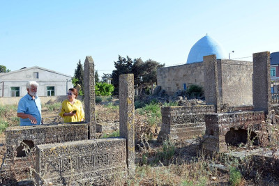 Süleyman peyğəmbərin altıbucaqlı möhürü, Həzrət Əlinin ayaq izləri – Sirli Buzovna