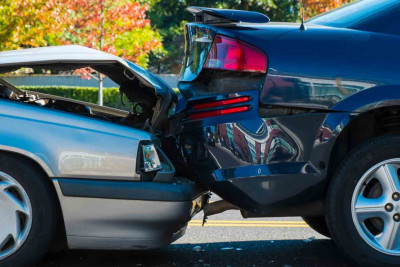 Hökməlidə iki avtomobil toqquşub, xəsarət alan var