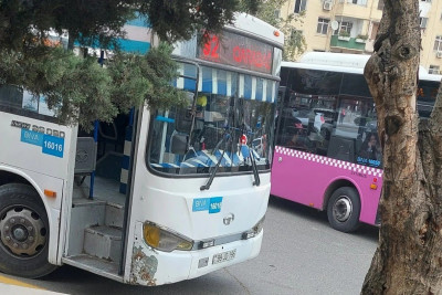 Mehdiabadda avtobusun təkəri qopdu, təhlükəli vəziyyət yarandı - FOTO 