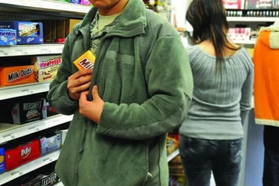 Masazırda marketdən oğurluq edən şəxs saxlanıldı 