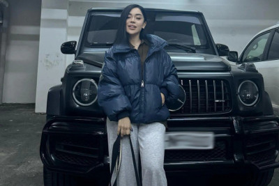 Altı diplomu ilə gündəmə gələn aparıcı lüks maşını ilə qəzaya düşdü: "Sifarişlidir" - VİDEO