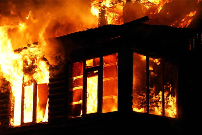 Daha bir restoranda yanğın - VİDEO 