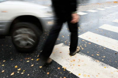 Bakıda avtomobil piyadanı vuraraq öldürüb