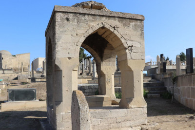 Balaxanıdakı sirli qəbiristanlıq – Bəhailər kimlərdir? + FOTO