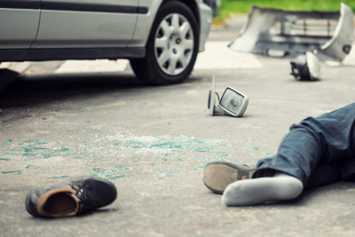 Abşeronda qəza zamanı piyada ağır xəsarət aldı 