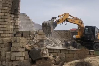 Binə qəsəbəsində qanunsuz tikililər sökülüb - FOTO/VİDEO 