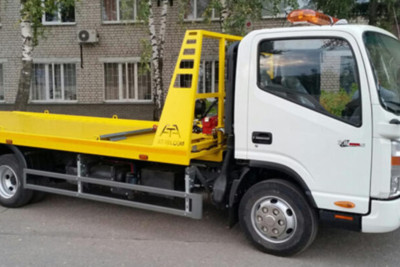 Bakıda evakuator yandı 