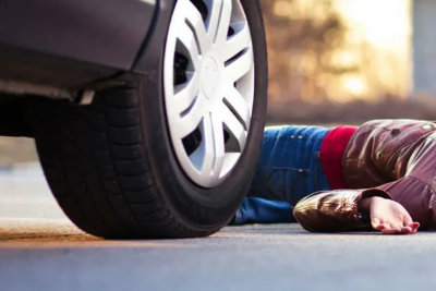 Bakıda maşın körpüdə qadını vurdu
