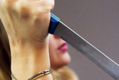 Yuxudan ayılanda özünü çılpaq görən qadın sevgilisinə divan tutdu