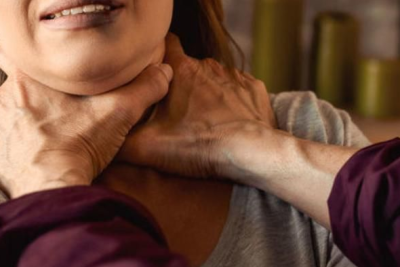 Başqası ilə yazışmasını tutdu, arvadını boğaraq öldürdü