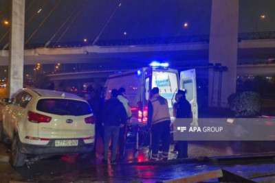 Bakıda yol qəzası: xəsarət alan var - FOTO