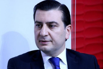 Politoloq Azər Qasımlı saxlanılıb