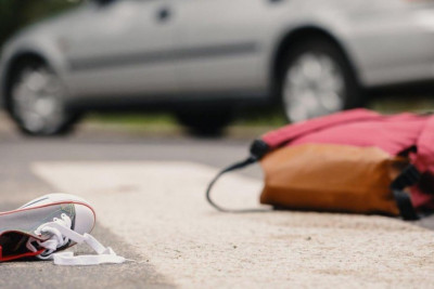 Bakıda yeniyetmə qızı avtomobil vurdu