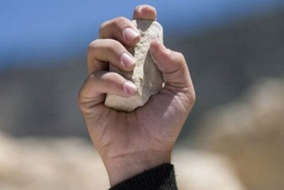 Bakıda DƏHŞƏT: 33 yaşlı qadının başına daş vurub öldürdü