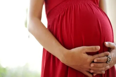 Bakıda 8-ci sinif şagirdi nişanlısından uşaq dünyaya gətirdi