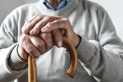 Bakıda 70 yaşlı kişi pilləkəndən yıxılıb öldü