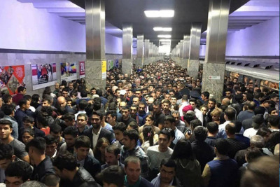 Metronun “Əhmədli” stansiyasında sərnişin SIXLIĞI - VİDEO