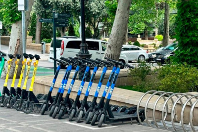 Bakının 6 küçəsində skuter parklanma məntəqəsi yaradılıb