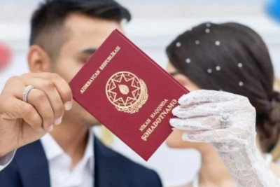 Azərbaycanda evlənənlər azalıb