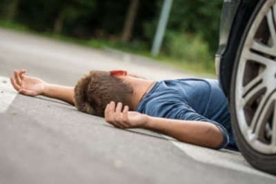 İmişlidə avtomobil üç məktəblini vurub - Ölənlər var + VİDEO