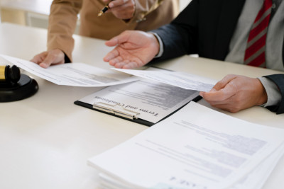 Rüşvətə görə saxlanılan vəzifəli şəxs: "Çantamda tapılan 30 min manat oğlumun idi, ev alacaqdıq" 