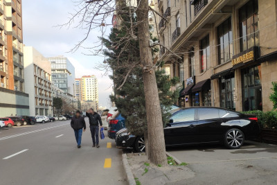 Bakıda zəbt edilən səkilər – Bədbəxt hadisə baş verdikdən sonra günahkar kim olacaq? + FOTO 