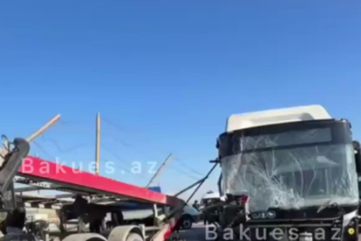 "BakuBus" avtobusu ilə yük avtomobili toqquşdu, ölən və yaralılar var - VİDEO