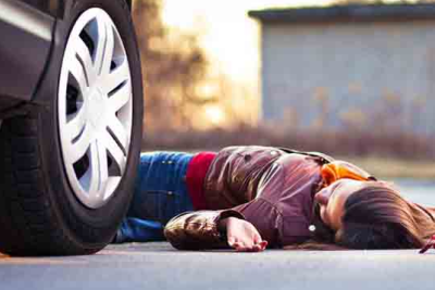 Maşınla piyadanı vurub öldürdü