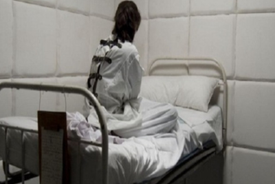 Azərbaycanda ŞOK: Falçıya gedən qadın dəli oldu