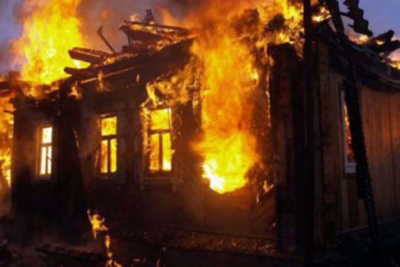 Bakıda DƏHŞƏT: kişi evində diri-diri yandı