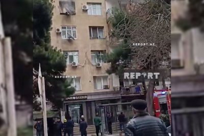 Bakıda beşmərtəbəli yaşayış binasında yanğın olub