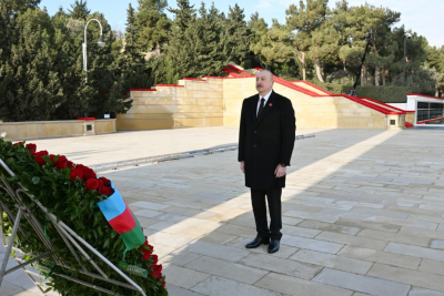 Prezident 20 Yanvar şəhidlərinin xatirəsini yad edib - FOTO