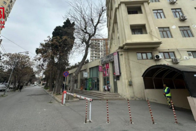 “Bakıxanov Rezidens”in sakinlərinə avtomobil saxlamaq üçün yer qalmayıb – FOTO   