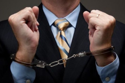 Azərbaycana qızıl külçələr gətirən vəzifəli şəxs HƏBS EDİLDİ