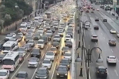Hazırda Bakıda bu yollarda tıxac var - SİYAHI