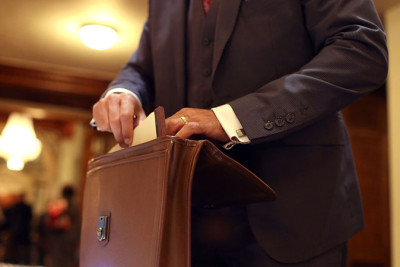 Pensiya alan partiya sədrləri - Kim razıdır, kim narazı...