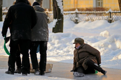 Qarlı havada xəsarət alanların sayı 347-yə çatdı