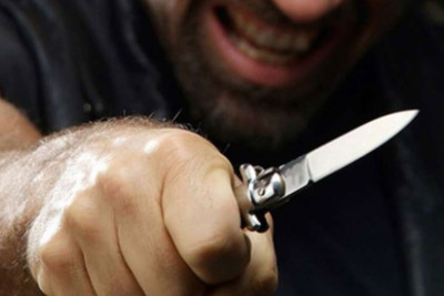 Bakıda kişi arvadına göz dikən qonşusunu BIÇAQLADI