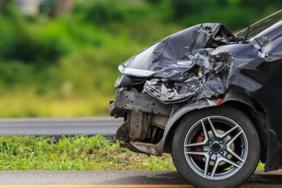 Bakıda iki avtomobil toqquşub, ölən var