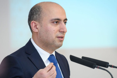 Emin Əmrullayev: “Qurumlara "universitet", "akademiya", "institut" adlarının verilməsinə yenidən baxmalıyıq”