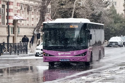 AYNA: Qarlı havada 40-dan çox avtobus qəzalarda zədələnib