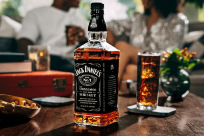 "Oğurluq etmə" sözünə qıcıqlandı, 2 viski oğurladı