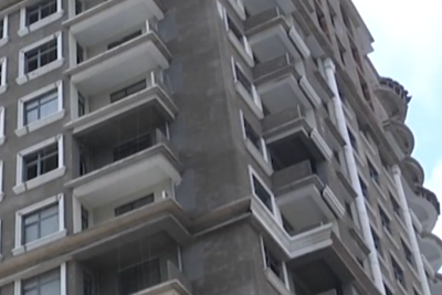 Nərimanov rayonunda sakinlərin nə kirayə pulunu verirlər, nə də evlə təmin edirlər - VİDEO