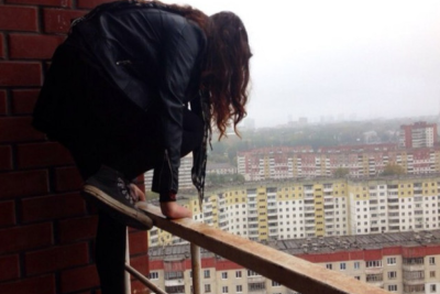 Bakıda DƏHŞƏT: Qız özünü 14-cü mərtəbədən atdı